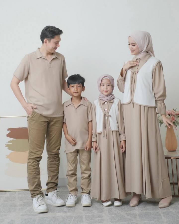 PO AZMI DAN AZIMA FAMILY SET